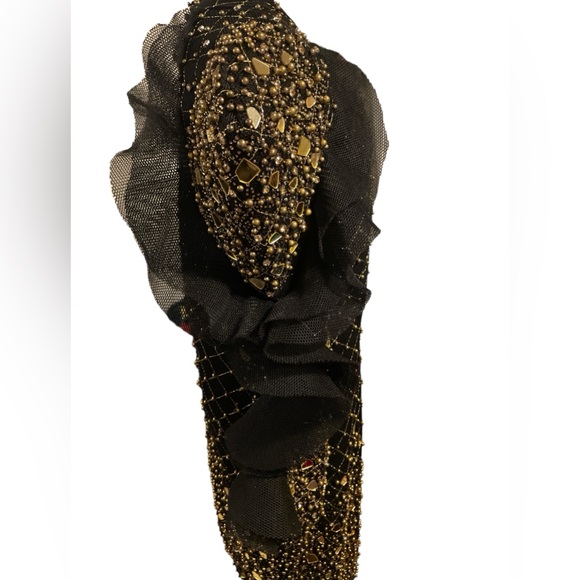 Broken glass gown - Picture 8 of 9